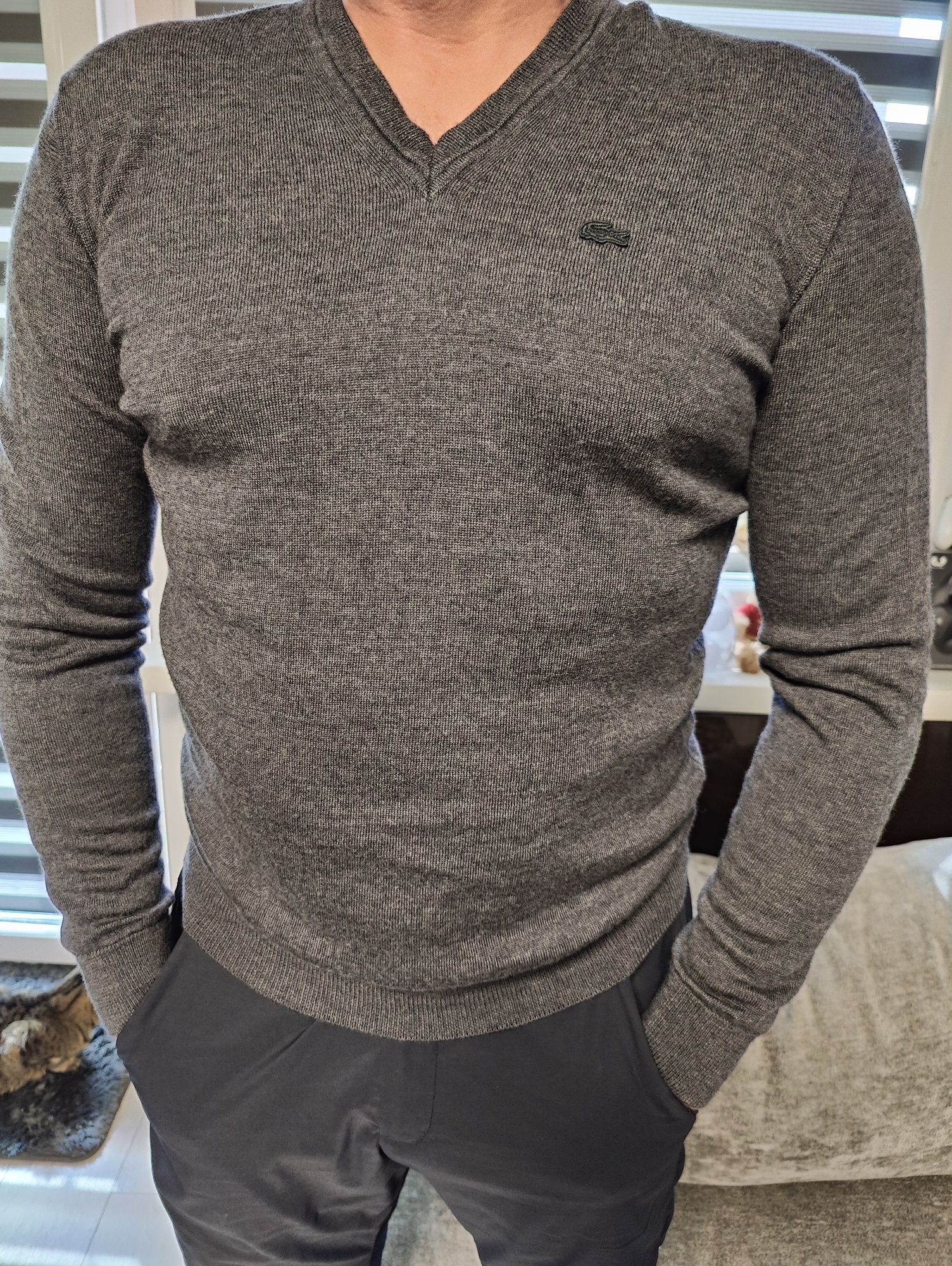 Super wełniany sweterek Lacoste rozm XL