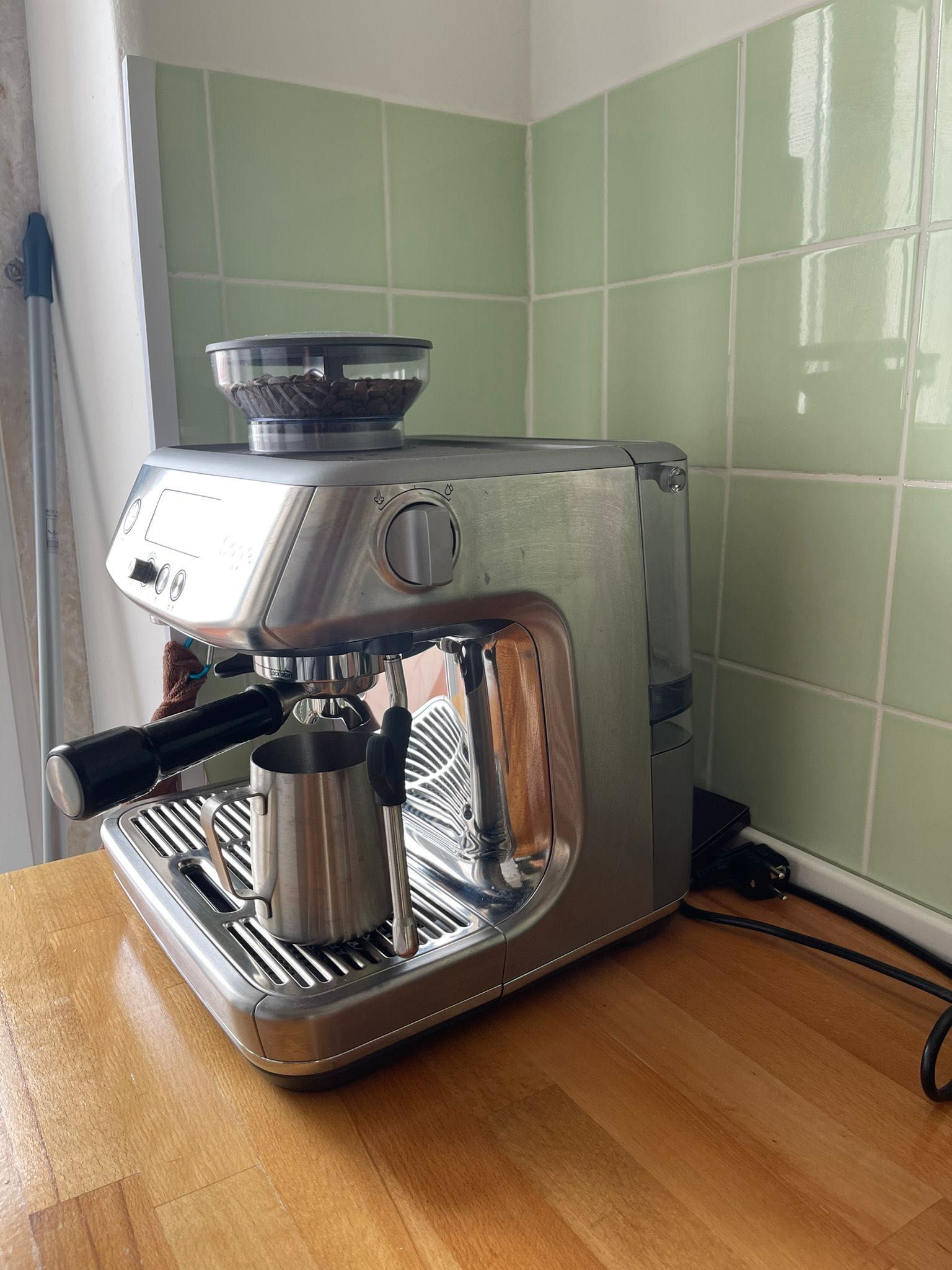 Máquina de café SAGE The Barista Pro