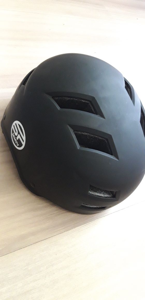 Kask jest regulowany nowy