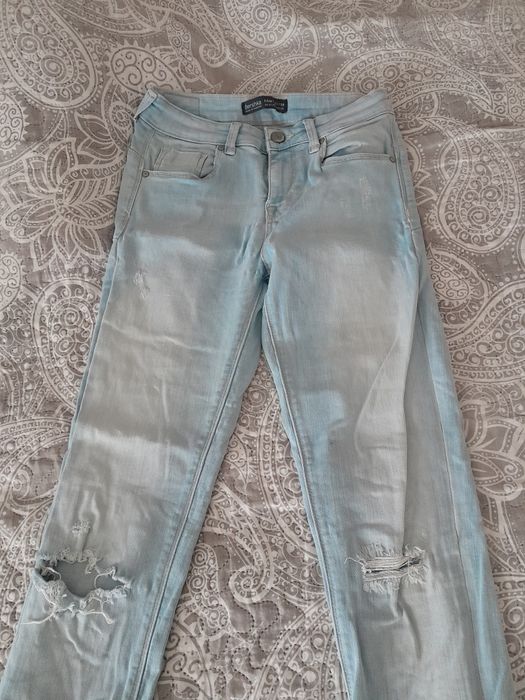 Niebieskie spodnie bershka