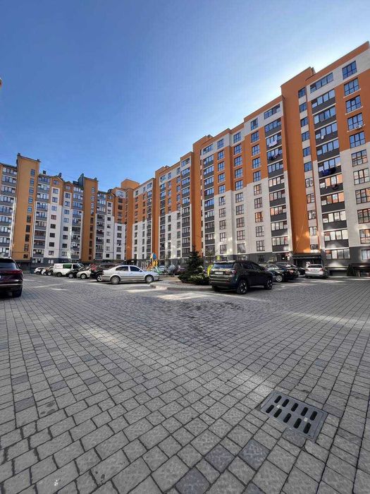 видова 2-кім квартира з ремонтом