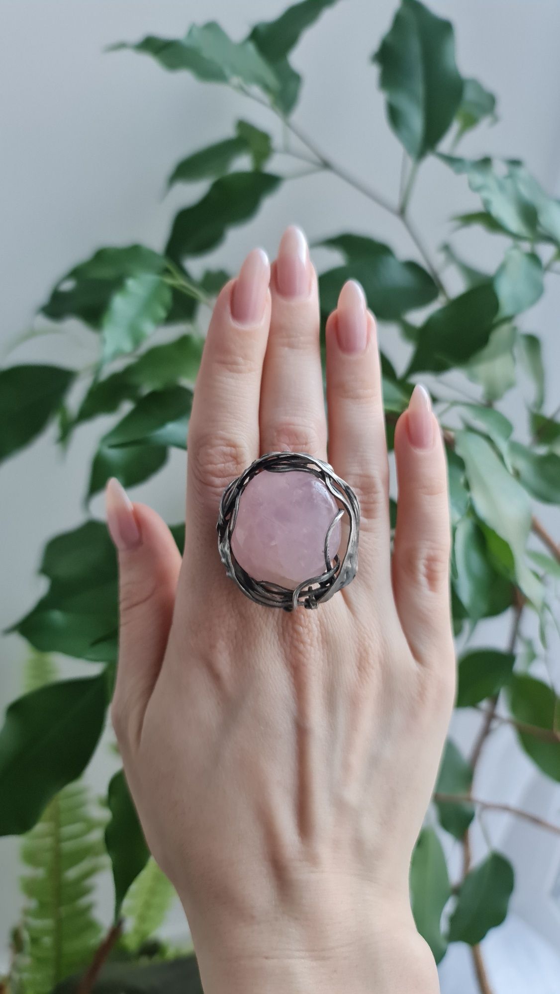 Перстень с натуральным Розовым Кварцем