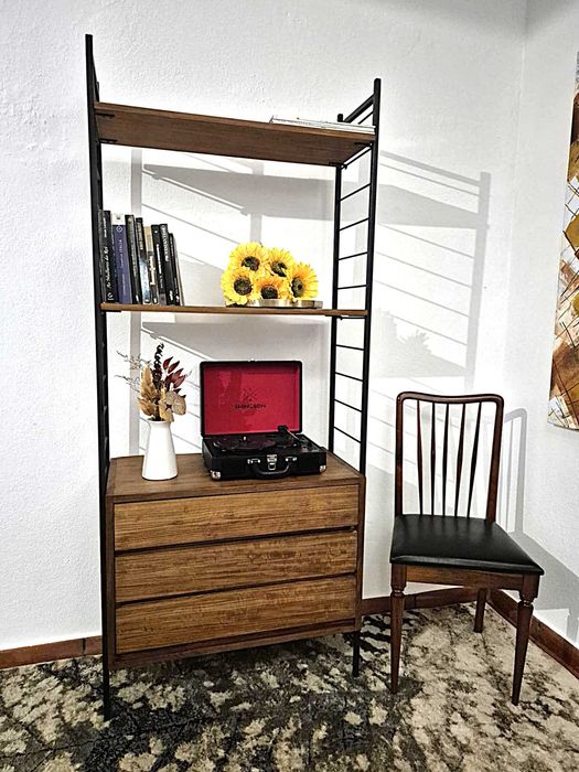 Estante / Prateleira / Livreiro / Aparador / Vintage / Olaio / Anos 70