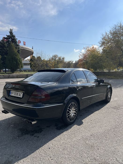 Mercedes-Benz e240 w211