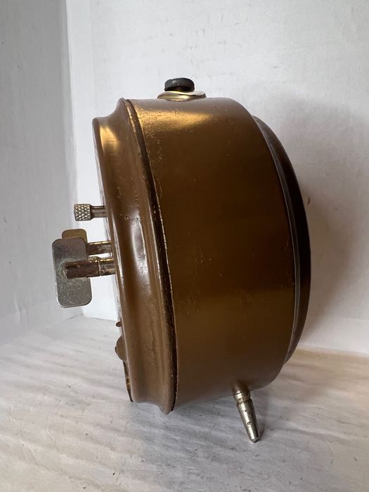 Часы будильник ОЧЗ, СССР, 60 е года. Корпус металл. # 15