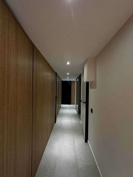 Продаж комерційного приміщення з дизайнерським ремонтом ЖК “Зарічний”!