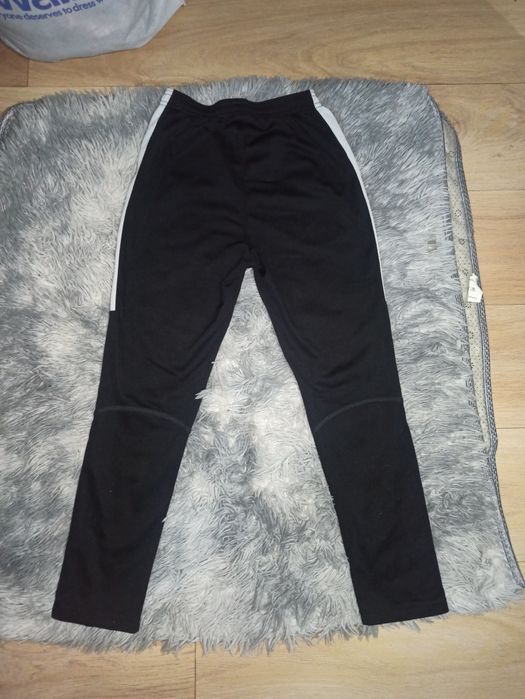 Продам костюм Nike