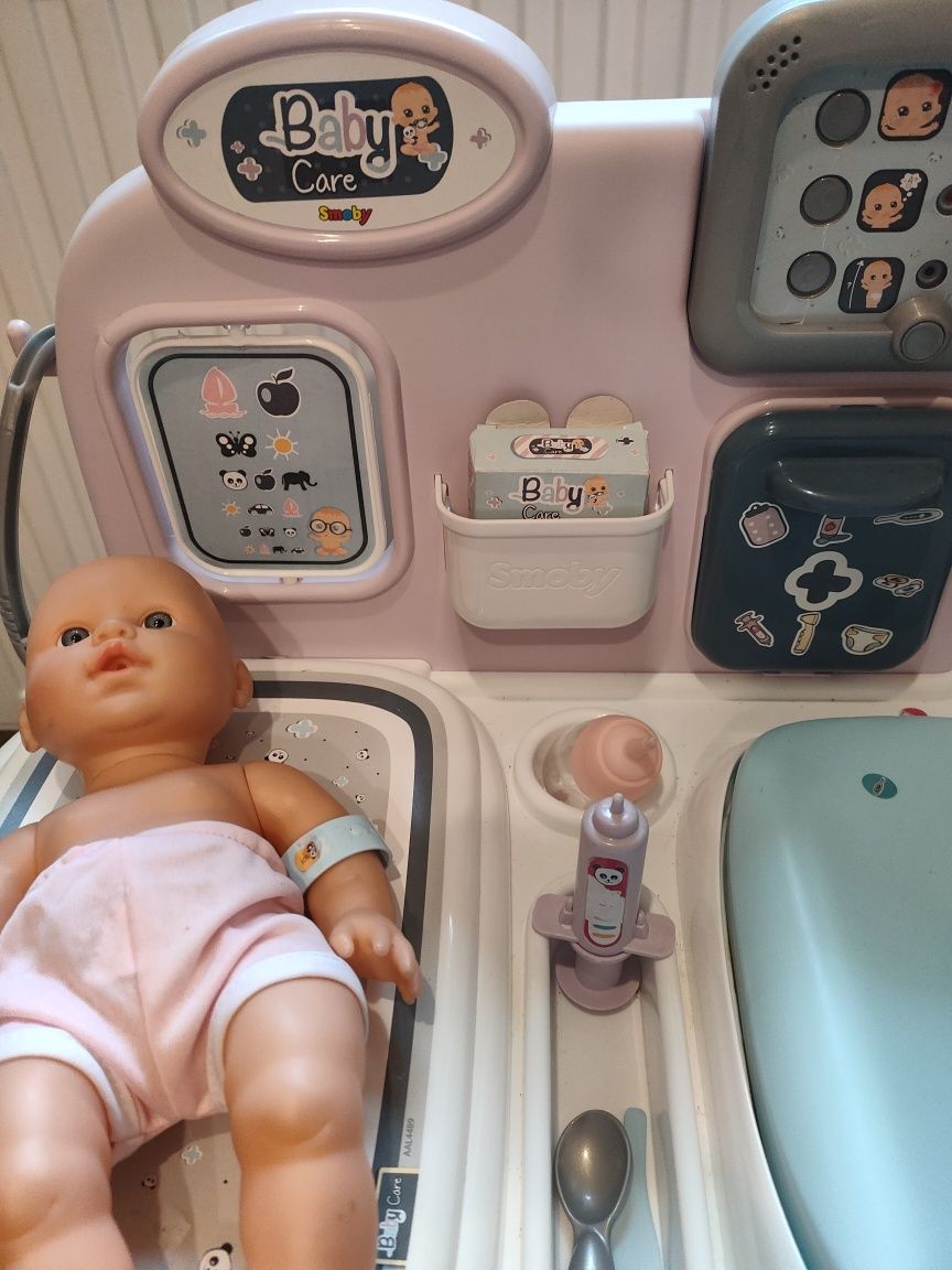 Smoby Baby Care Centrum Medyczne z lalką i akcesoriami