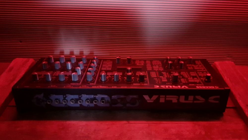 Access Virus C Desktop синтезатор