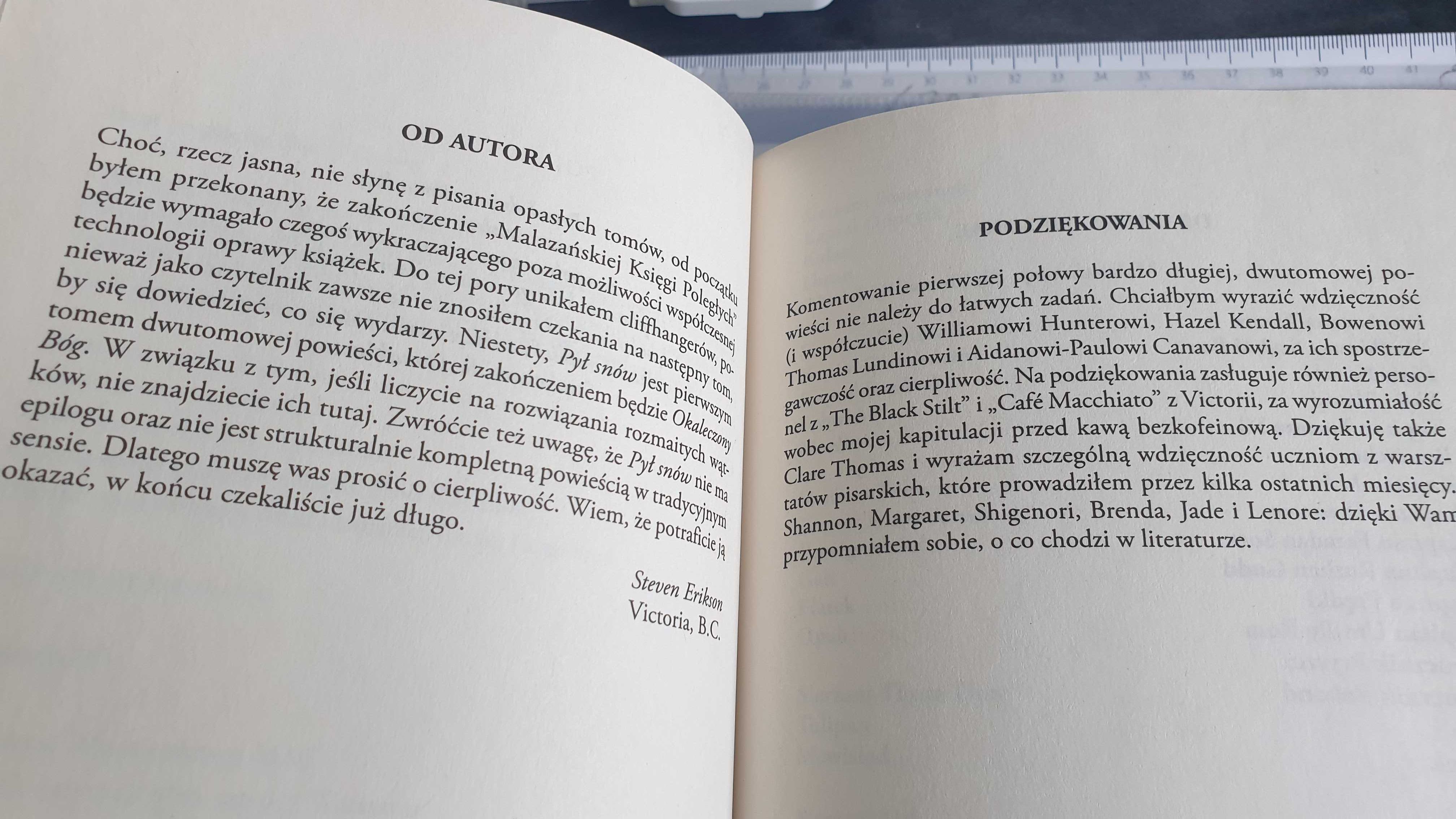 Steven Erikson - Pył snów -Opowieść z Maltańskiej Księgi Poległych