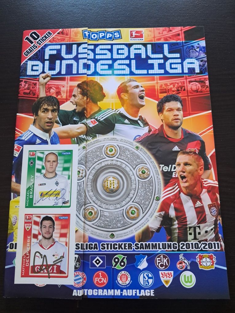 Caderneta vazia com cromos promocionais Bundesliga 2010 da Topps