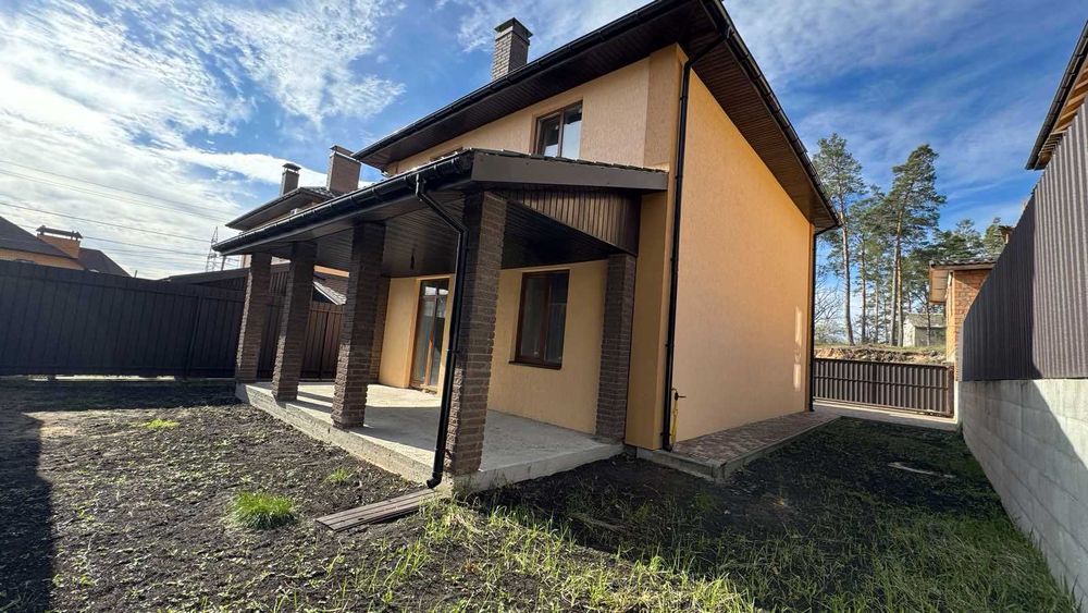 Великий будинок з терасою, ділянкою. єОселя, постанова, сертифікат