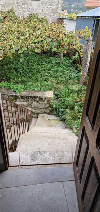 Apartamento com jardim