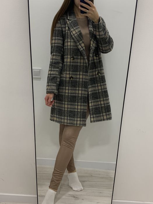 Пальто осінь