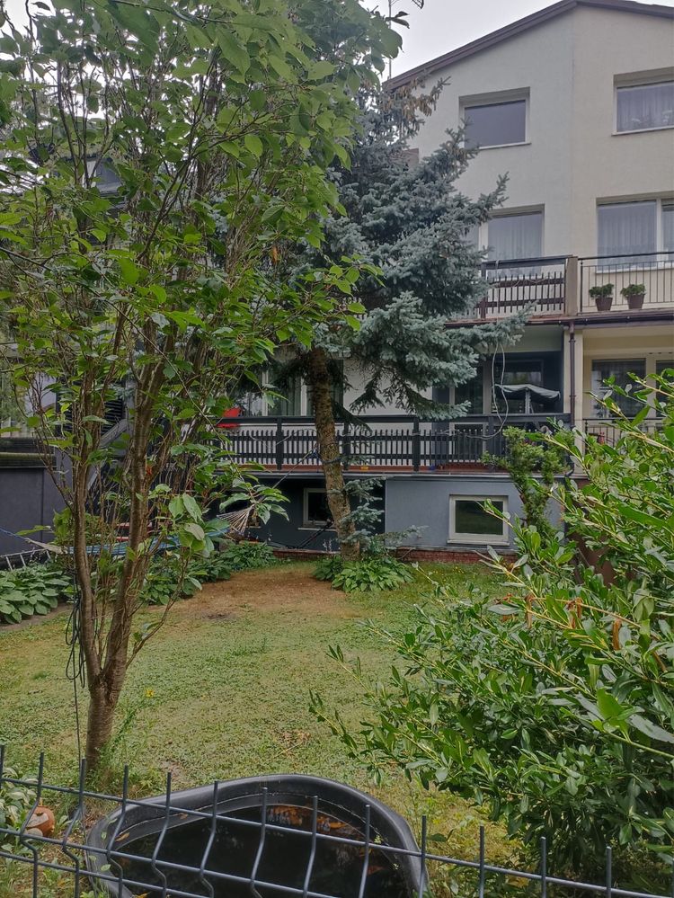 Środkowa szeregówka z dużym ogrodem w bardzo dobrej lokalizacji