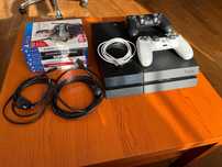 Playstation 4 500 GB 2 pady pełne okablowanie i 6 gier