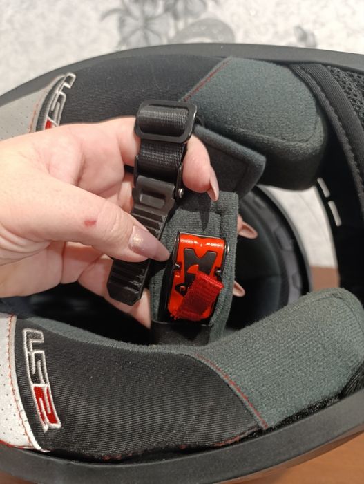 Продам шолом LS2