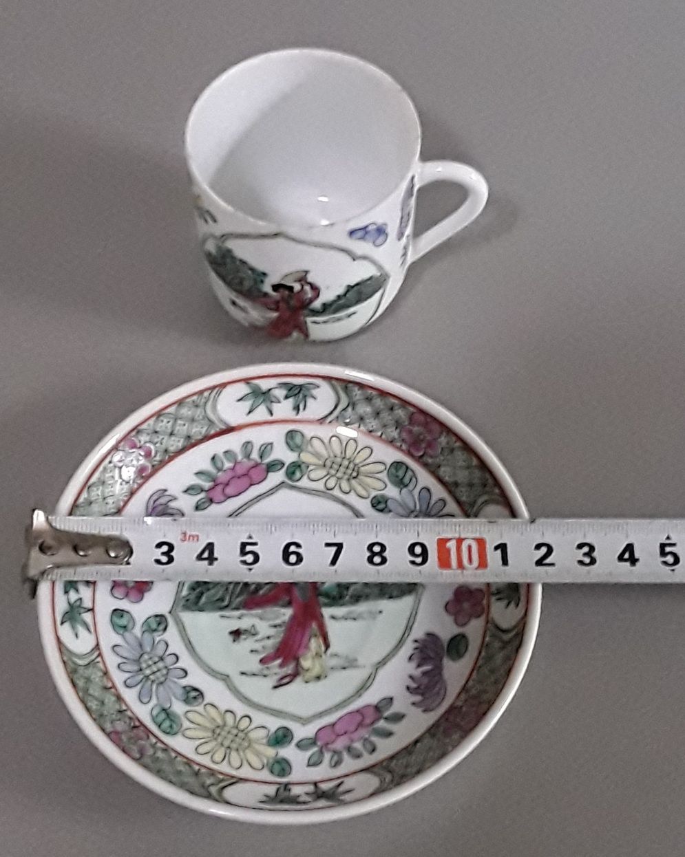 Antiga chávena de café com pires em porcelana Chinesa