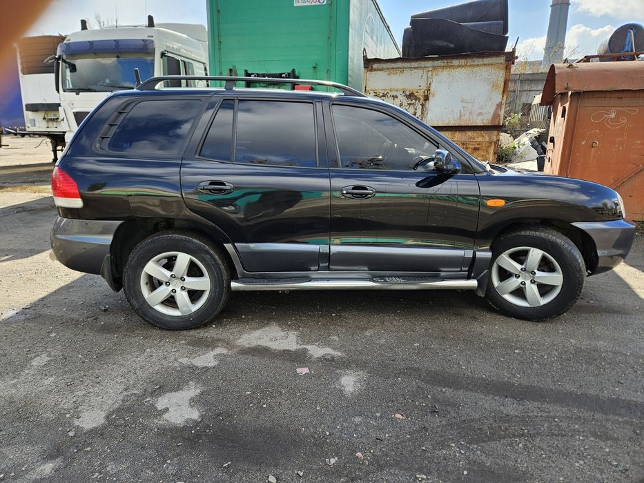 Автомобиль хюндай сантафе