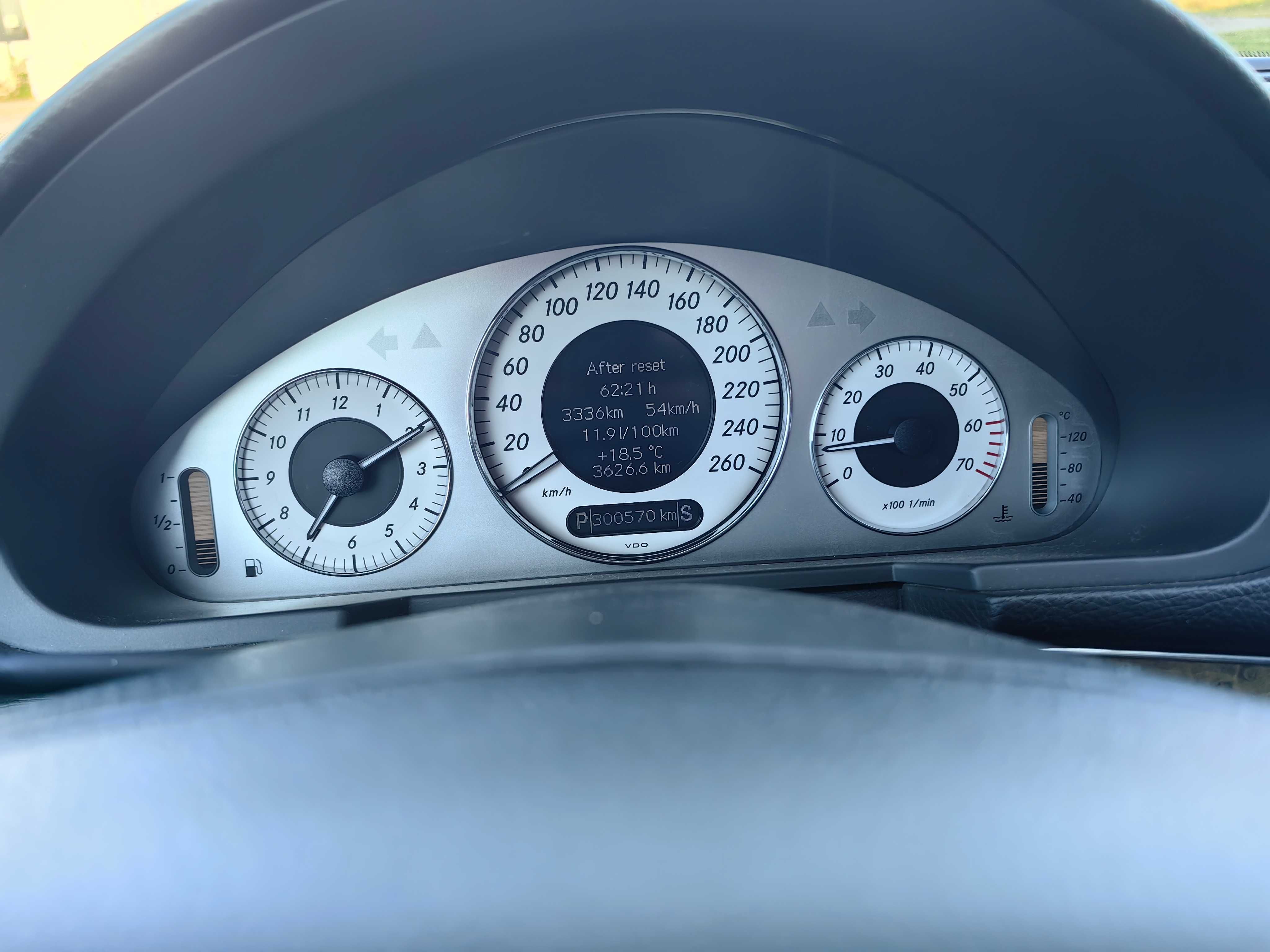 Mercedes E-klasa E500 Avantgarde 4Matic V8 AirMatic