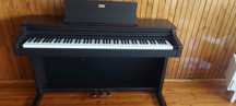 Pianino elektryczne czarne