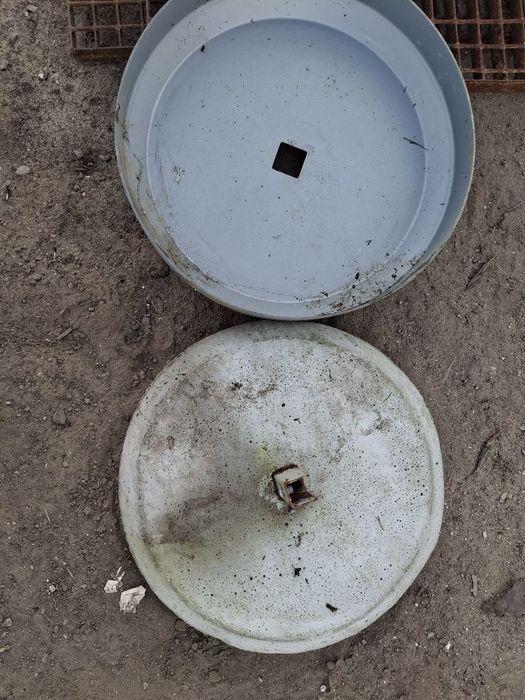 Stopa betonowa do parasola ogrodowego  z maskownicą plastikową