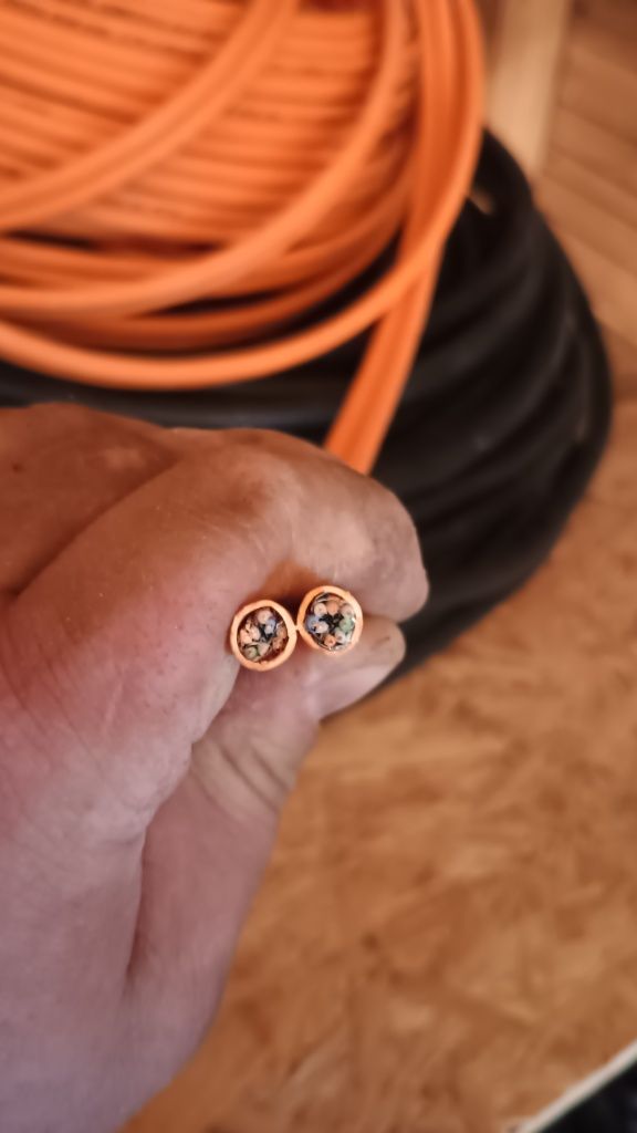 Posiadam na sprzedaż kabel 3x2.5 3×1.5  5×1.5 i internetowy