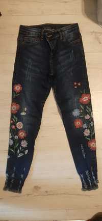 Jeansy legginsy skinny spodnie hafty kwiaty r. 140, 10 lat ideał