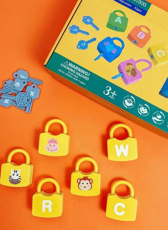 Дитяча гра замочки з ключиками у вигляді алфавіту, Alphabet learning