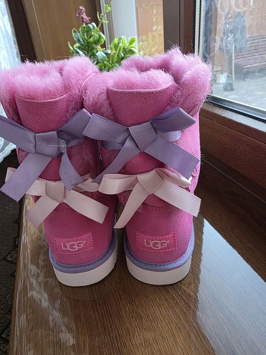 Угги для дівчинки