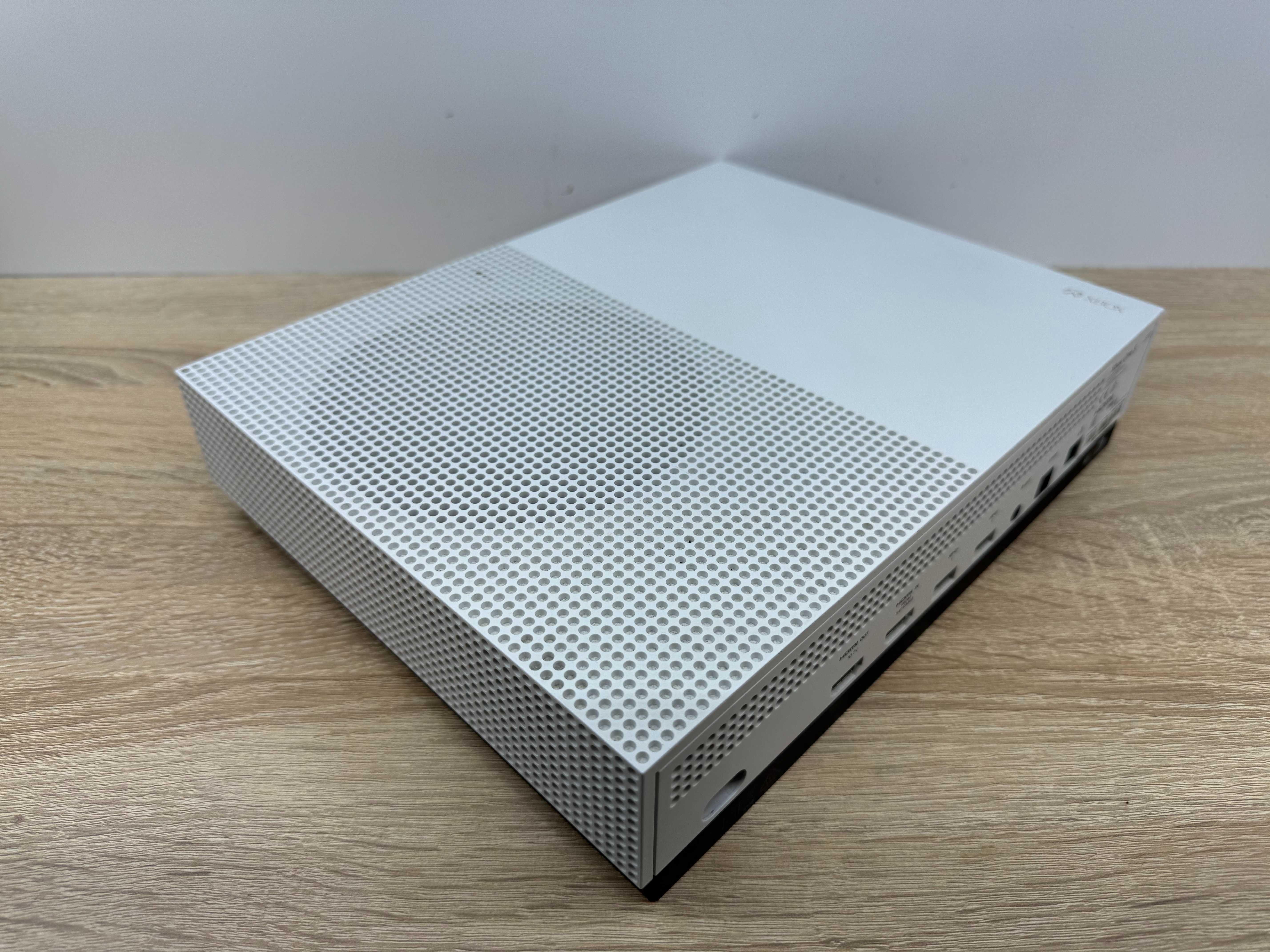 Konsola Xbox One S 1 TB biała z napędem + oryginalny pad, okablowanie
