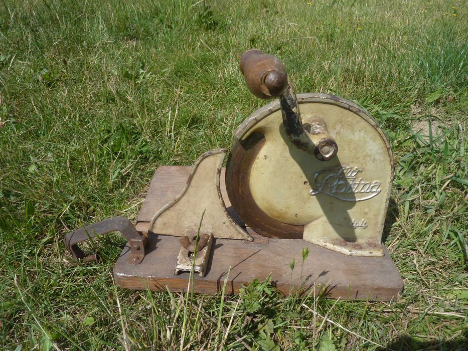 Stara waga kuchenna do 5 kg