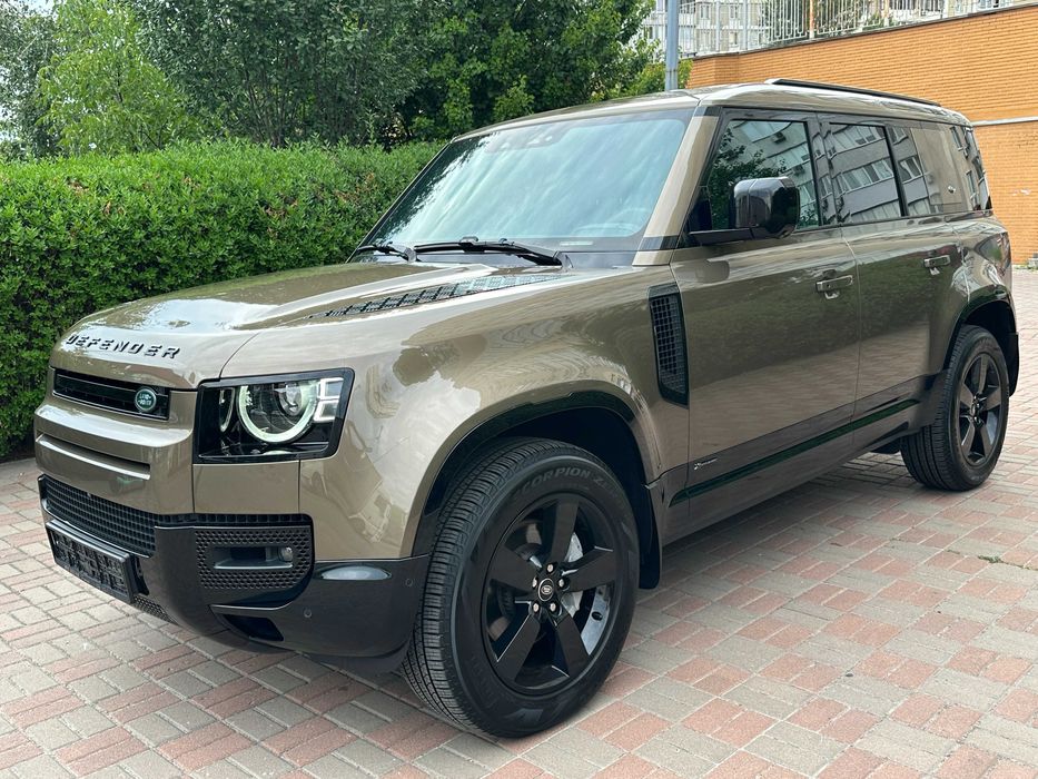 Land Rover Defender D300 X-Dynamic