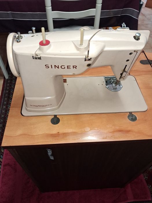 Antiga Máquina de Costura Singer 401 G