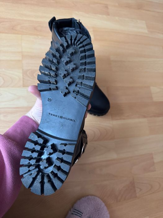 Buty skórzane Tommy Hilfiger rozmiar 39