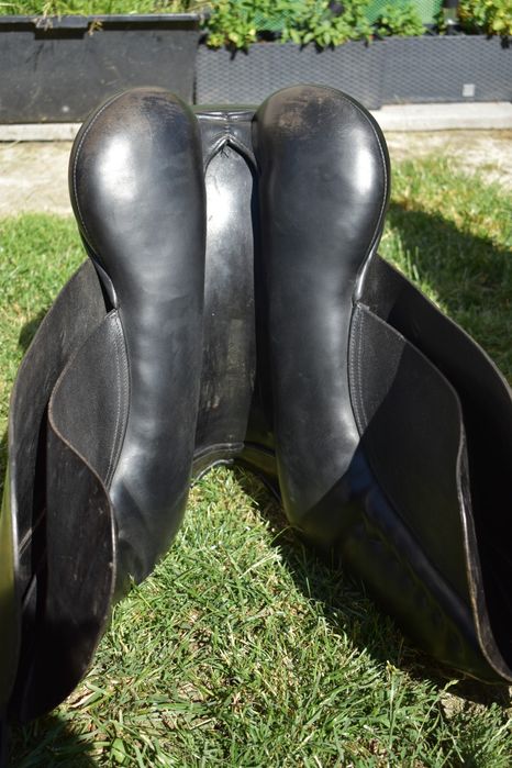 Siodło ujeżdżeniowe Barnsby 18"