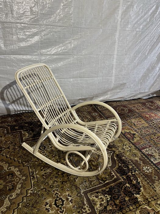 Fotel bujany z wikliny - Idealny do relaksu!