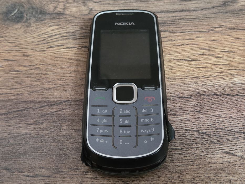Stary telefon Nokia 1662-2