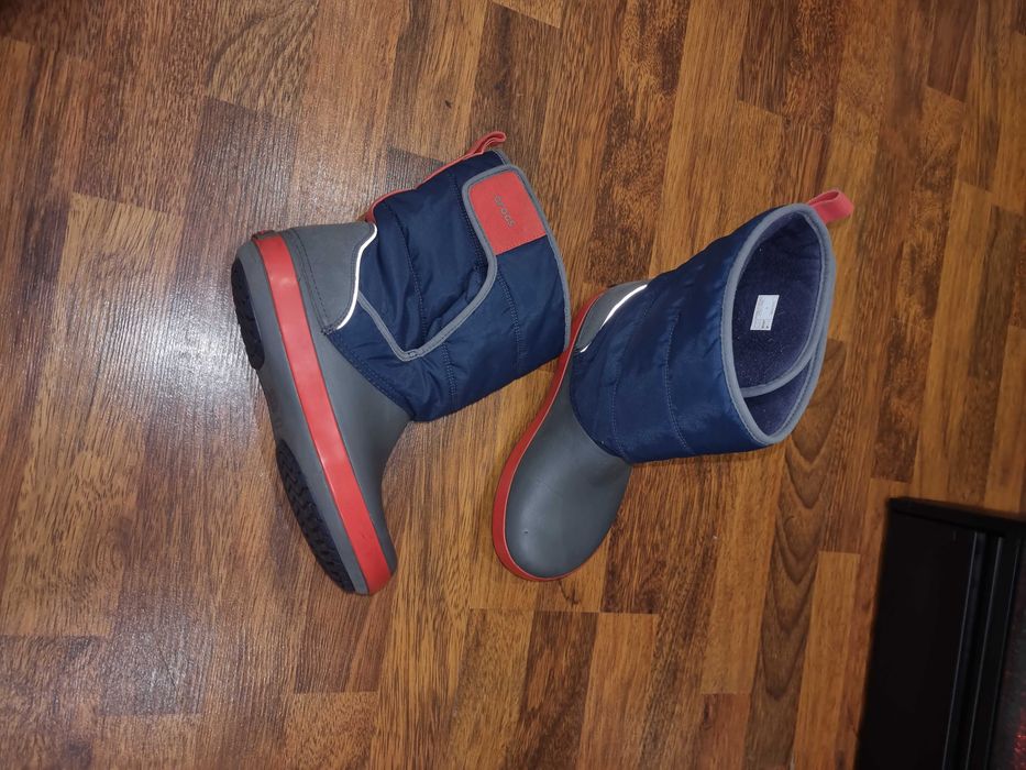Зимові черевики  Crocs j6-38-24/25cm