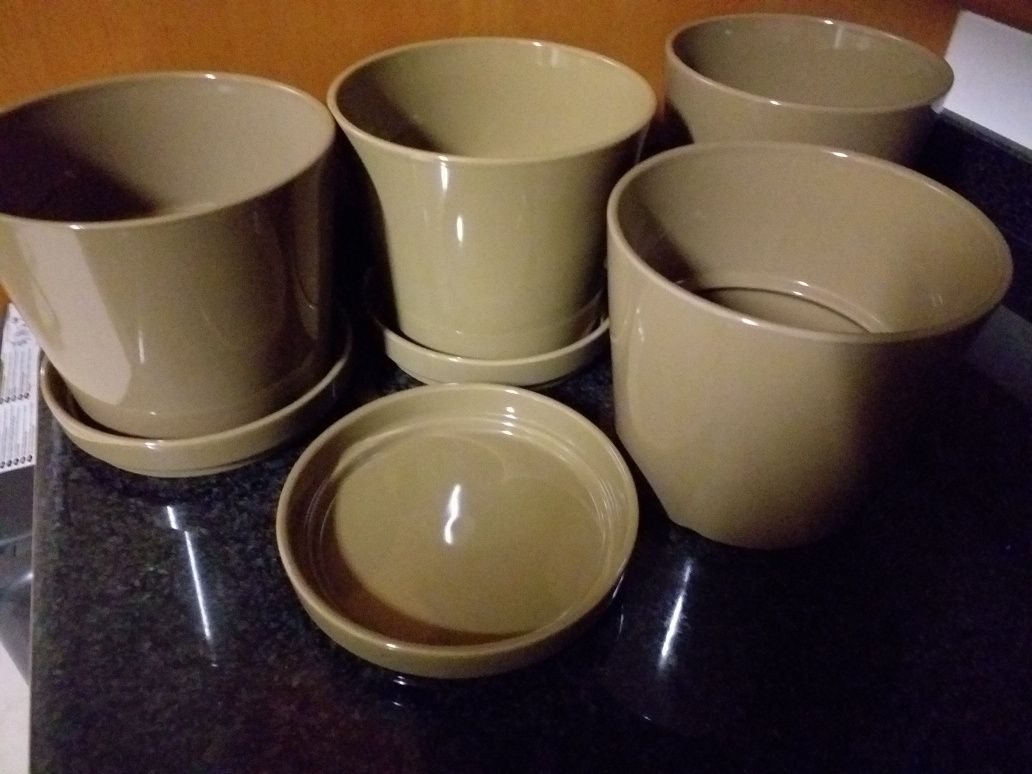NOVO 4Vasos e pratos,cerâmica,preço unidade,veja zonassó EM DIAS ÚTEIS