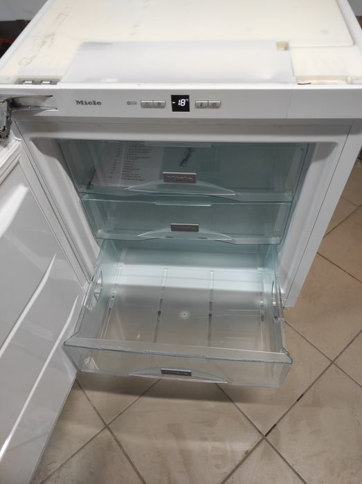 Морозильная камера miele F 31202 UI.
