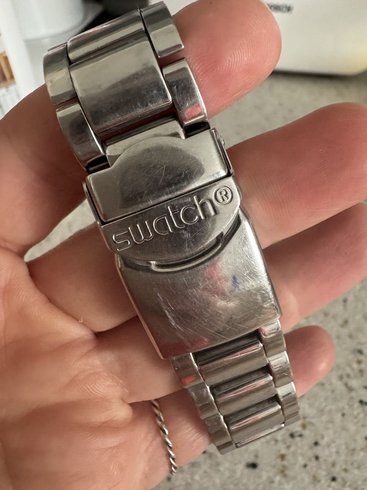 Годинник swatch irony не іде