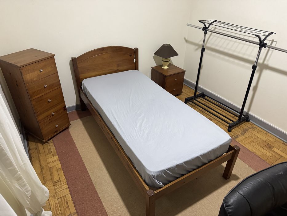 Quarto de solteiro completo