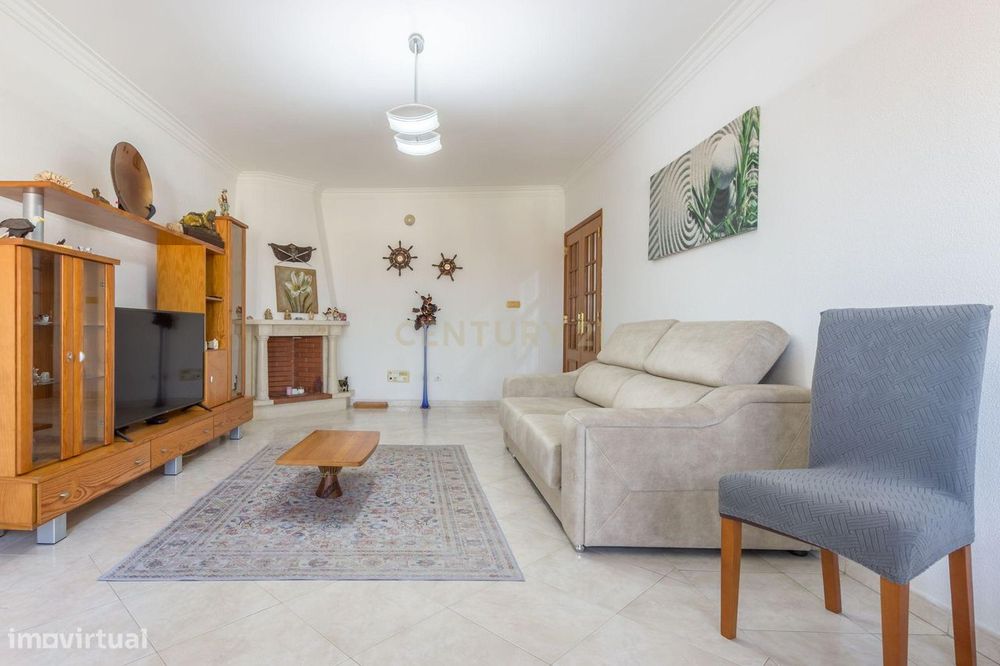 Apartamento T2 na Urbanização dos Fidalguinhos Barreiro