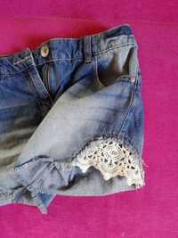 Jeansowe szorty z koronką