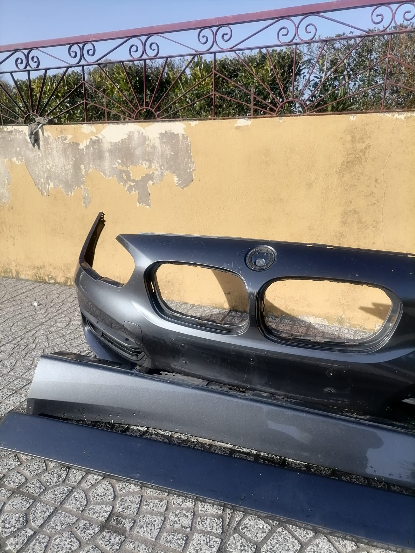 Vendo volante de bmw e parachoques e capas de espelho