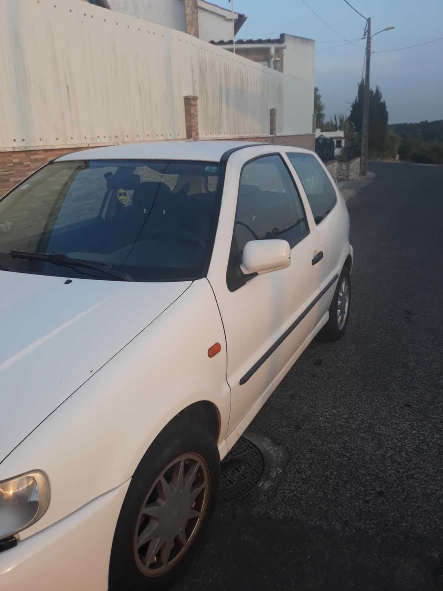 Carro em bom estado carro dia dia