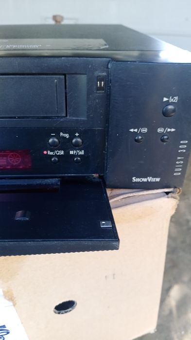 Відеомагнітофон GoldStar