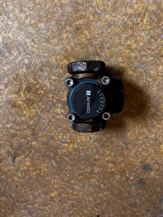 Zawor trojdrogowy 1 1/2" Gw