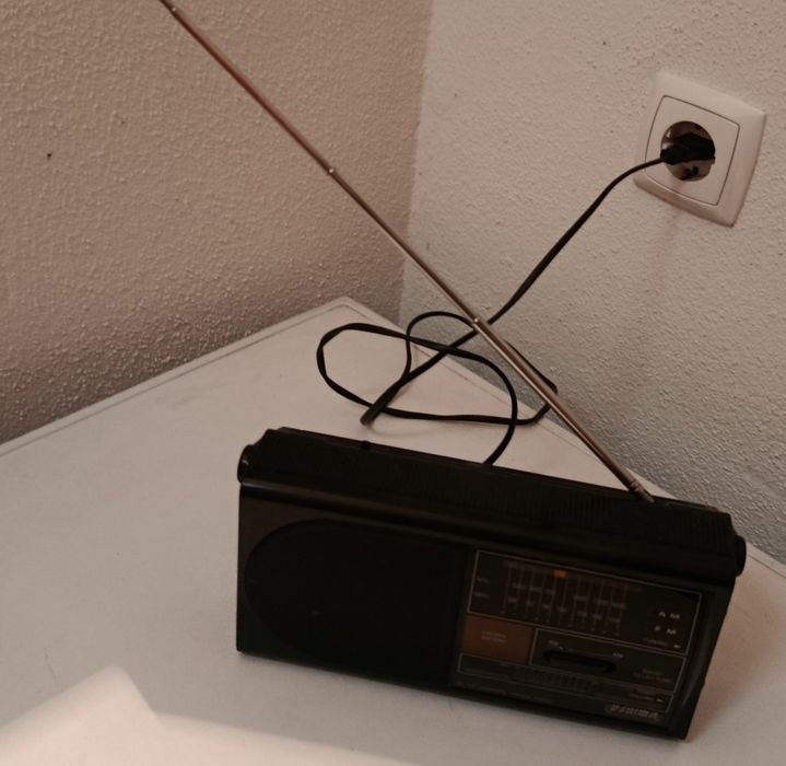 Vendo dois Rádios antigos